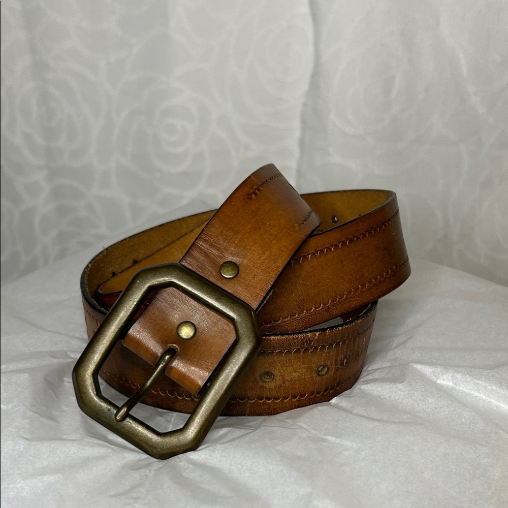 OLD NAVY Men's Brown Genuine Leather Belt with double hole design. Size 36.